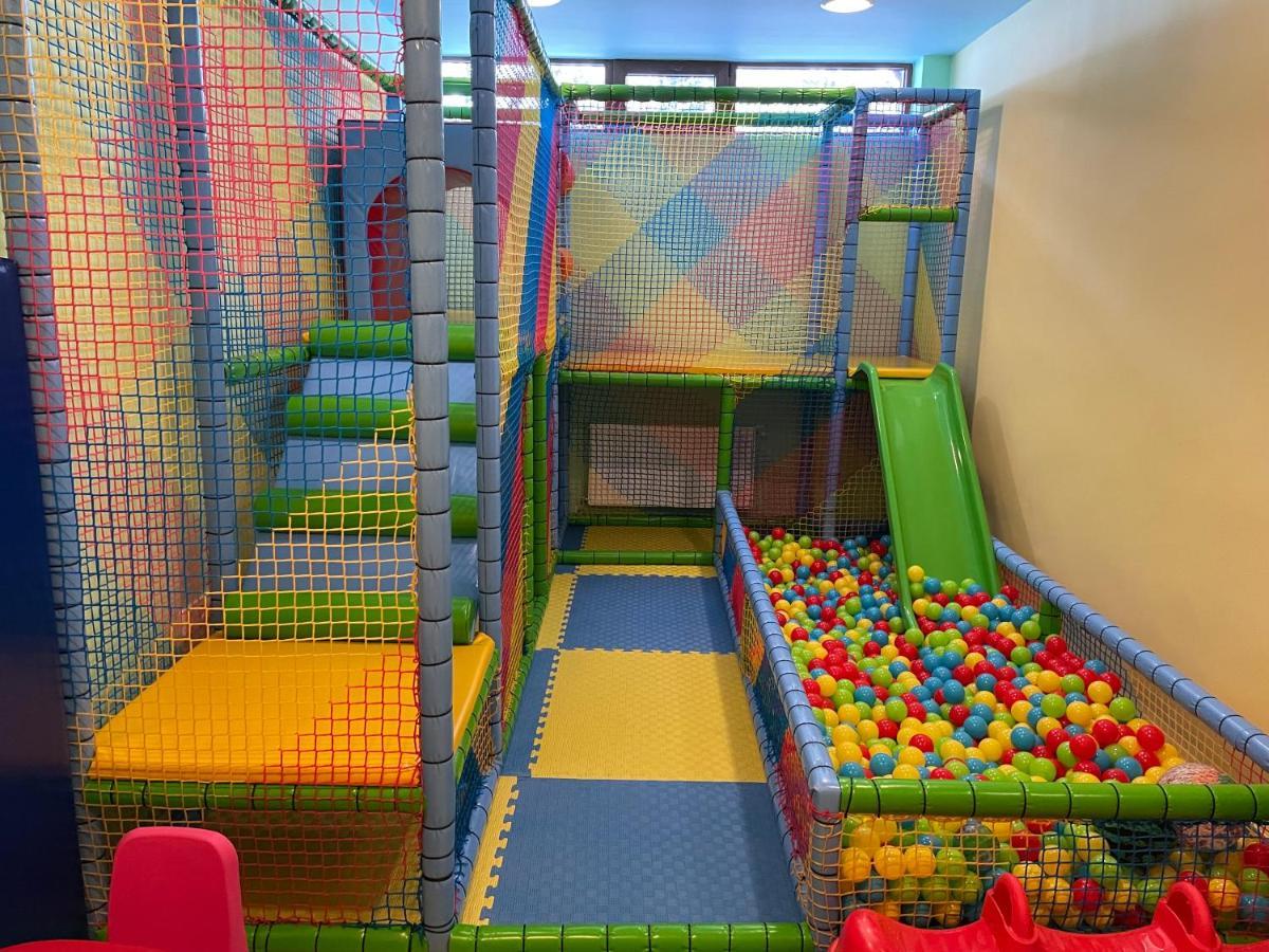ציגוב צ'ארק Paradise Spa Hotel מראה חיצוני תמונה