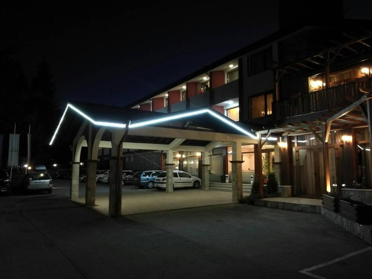 ציגוב צ'ארק Paradise Spa Hotel מראה חיצוני תמונה
