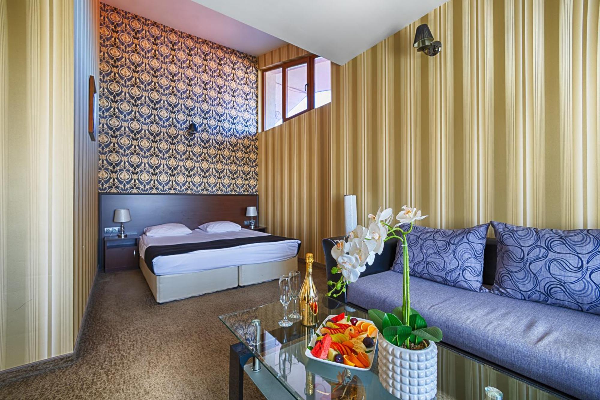 ציגוב צ'ארק Paradise Spa Hotel מראה חיצוני תמונה