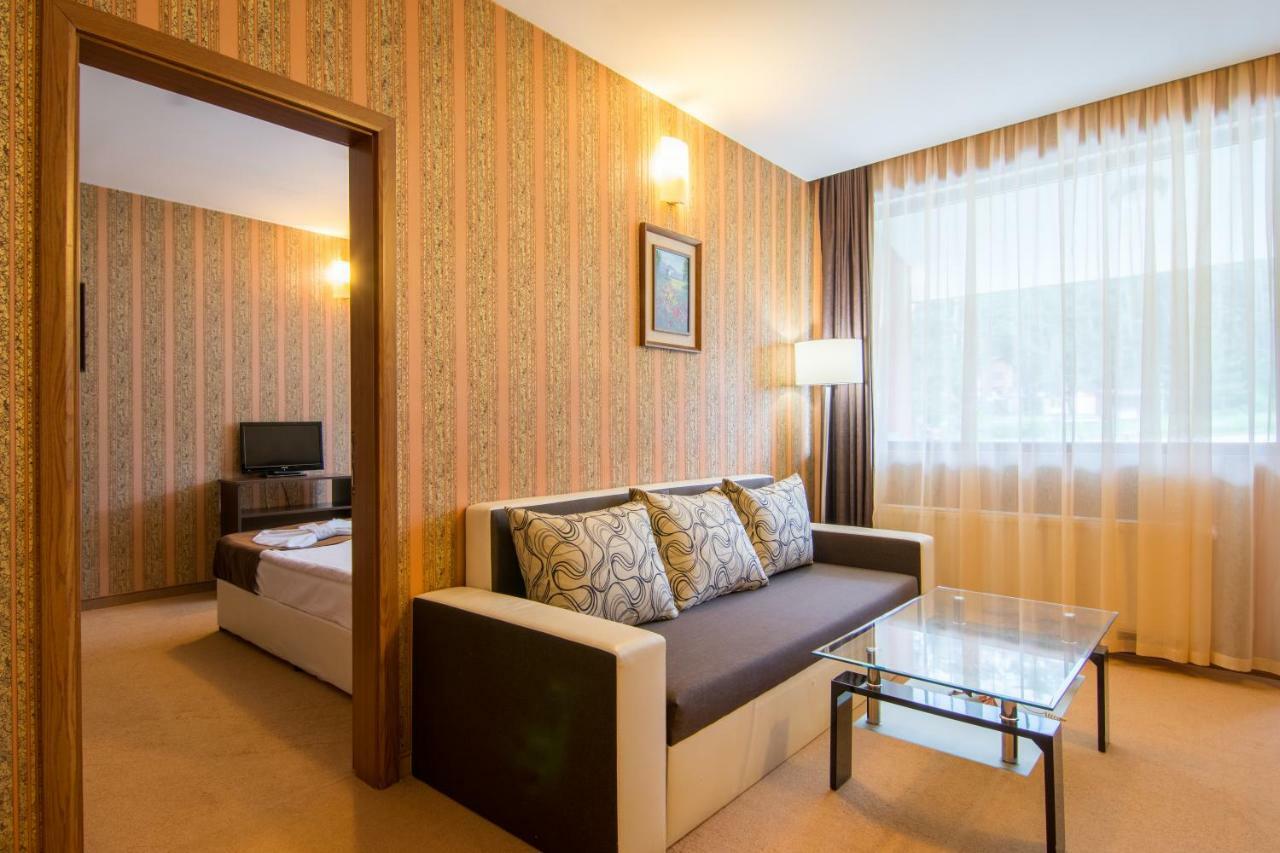 ציגוב צ'ארק Paradise Spa Hotel מראה חיצוני תמונה
